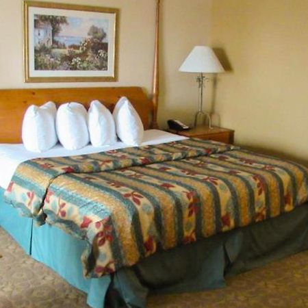 Magnuson Grand Pioneer Inn And Suites Эсканаба Экстерьер фото