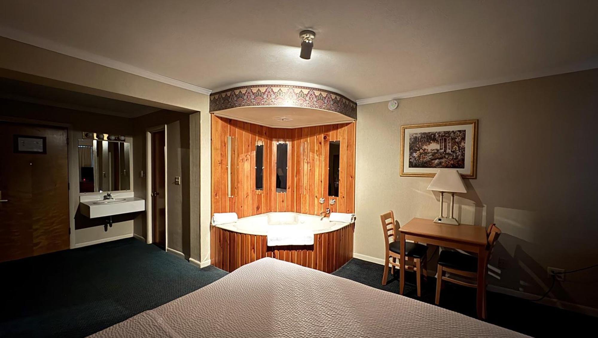 Magnuson Grand Pioneer Inn And Suites Эсканаба Экстерьер фото
